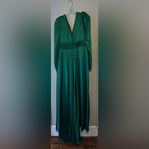 Mac Duggal 12404 Emerald Green Satin Puff Sleeve Evening Gown with Slit Size 6 - Picture 11 of 11